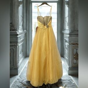 Landa Designs Yellow Beaded Gown/ Prom Dress/ Pageant Formal Wear Size 2, NWT